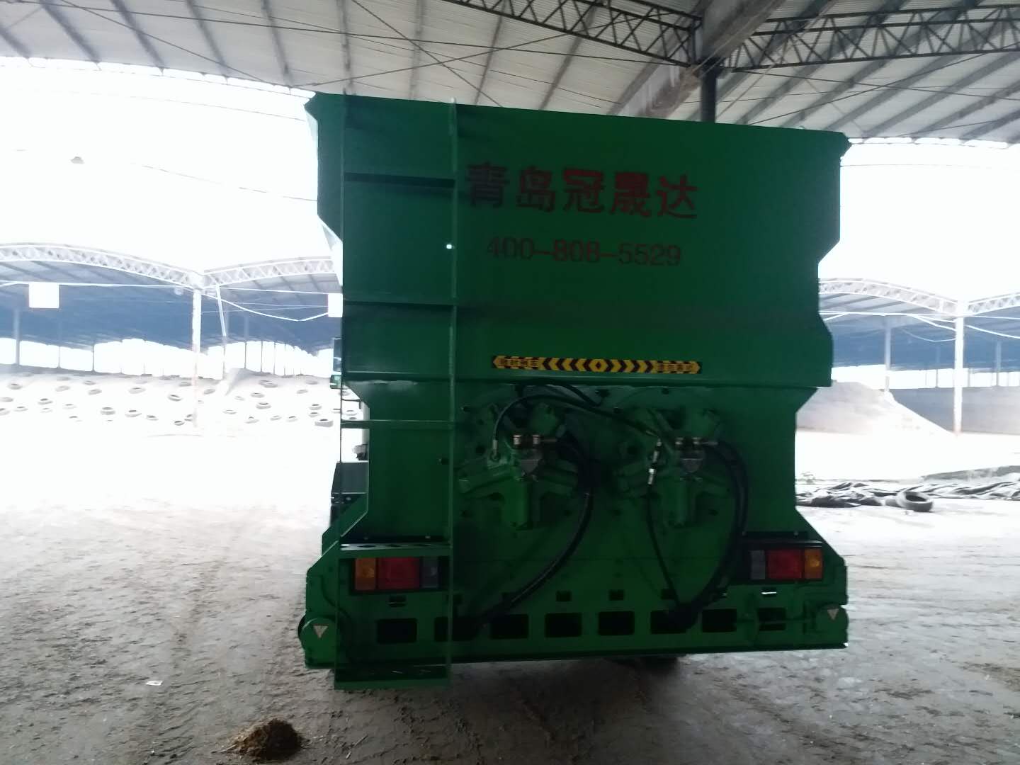 河南某公司購(gòu)買雙側(cè)撒料車